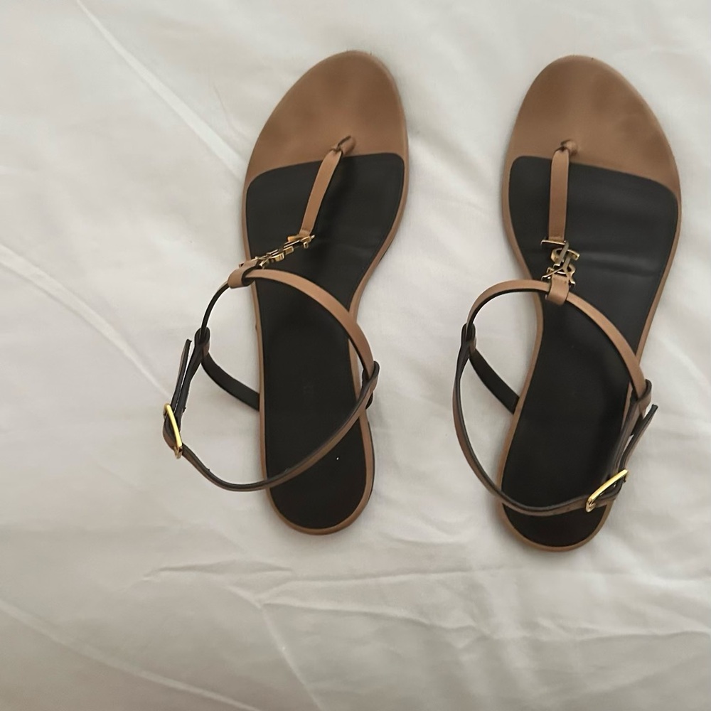 YSL SANDALS
European 38
US 7.5